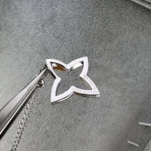 louis vuitton necklace dart pendant