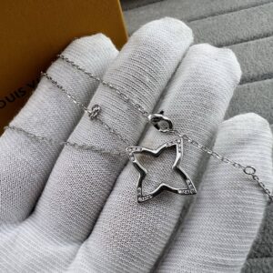 louis vuitton necklace dart pendant