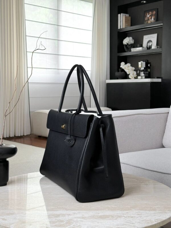 chanel large tote grained calfskin
