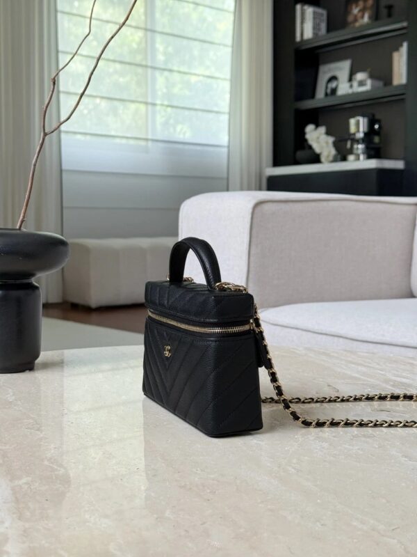 chanel vanity with chain grained shiny calfskin