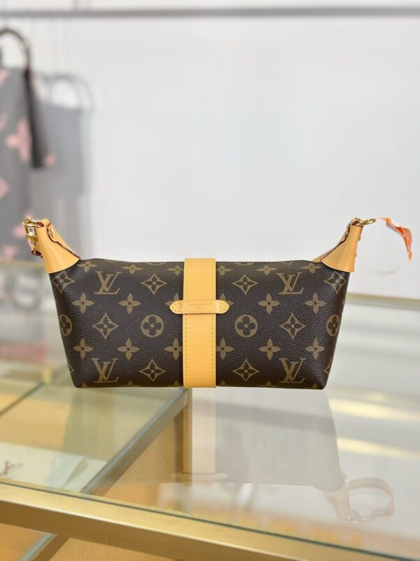 lv pochette mia m26191