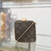 lv toiletry bag m11750