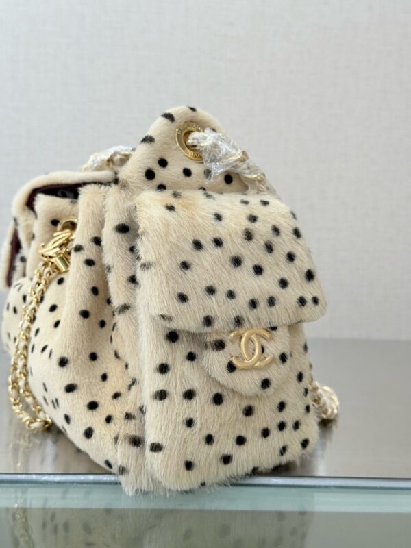 chanel 25 mini handbag lambskin