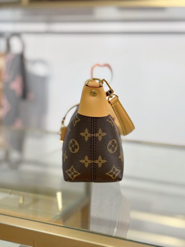 lv pochette mia m26191