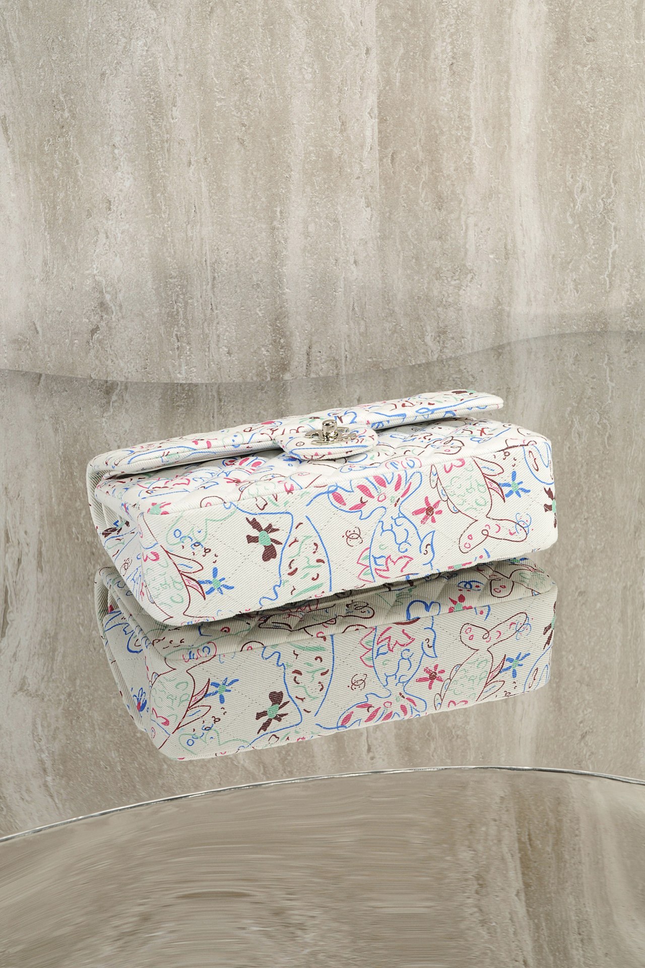 IMG_0184 CHANEL Denim Printed Fish Quilted Medium Double Flap - 图片 5