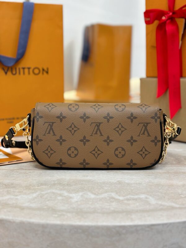 LV Wallet On Chain IVY Sac Recoleta M81911