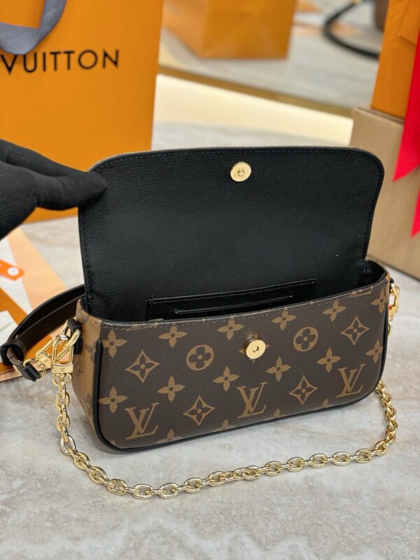 LV Wallet On Chain IVY Sac Recoleta M81911