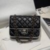 chanel flap bag lambskin black & white