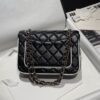 chanel flap bag lambskin black & white