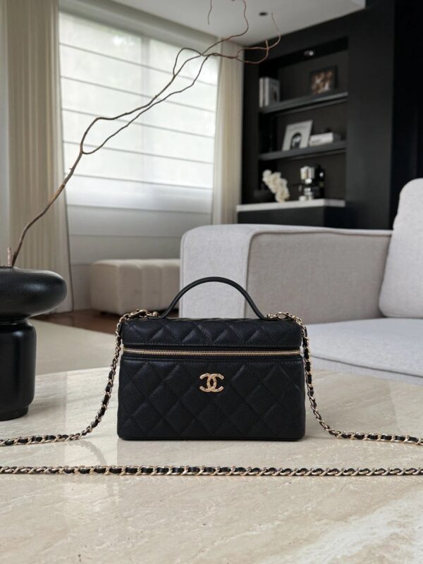 CHANEL 26C Vanity with chain