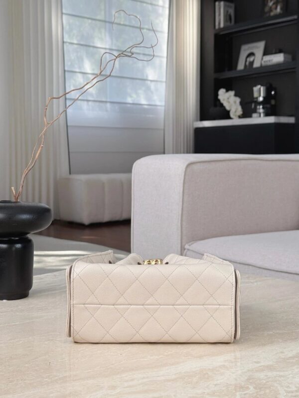 CHANEL 25 Hobo Bag Calfskin in Cream