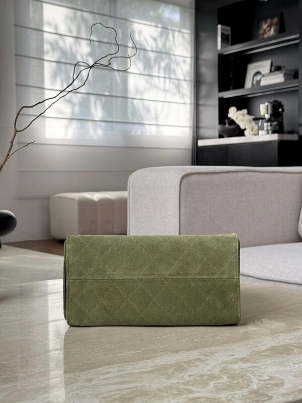CHANEL 25 Hobo Bag Suede-Grass Green