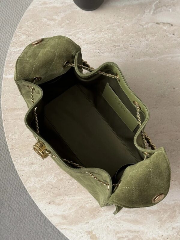 CHANEL 25 Hobo Bag Suede-Grass Green
