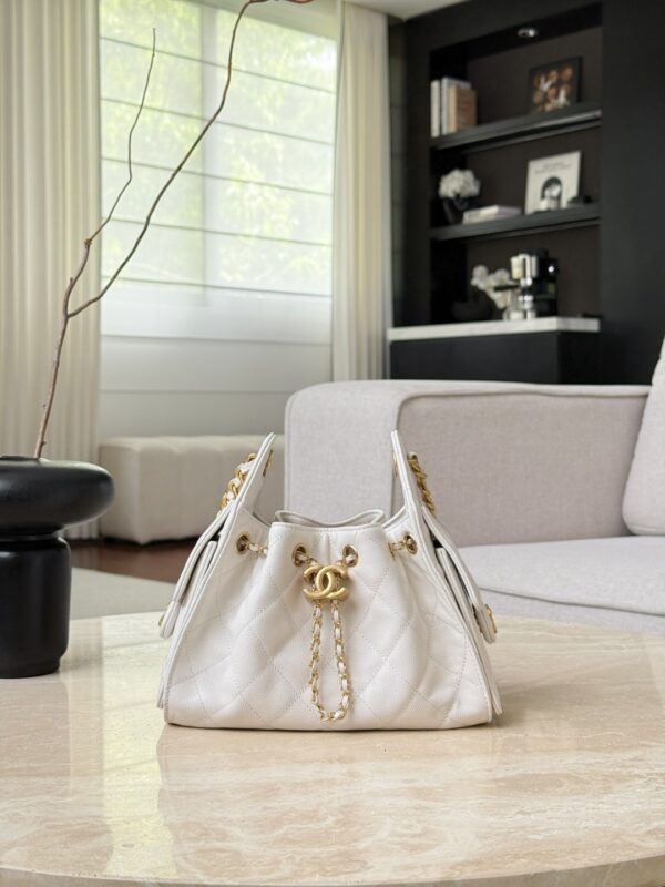 CHANEL 25Bag MINI In White
