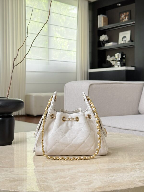 CHANEL 25Bag MINI In White