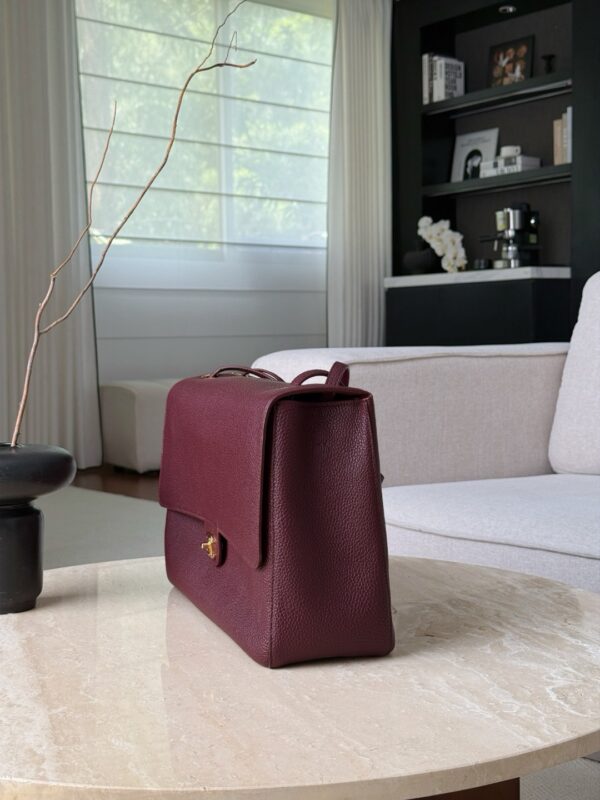 CHANEL Maxi Flap Bag Grained Calfskin In Burgundy