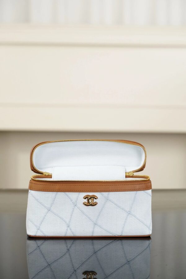 CHANEL Washed Denim Calfskin Vanity Case With Chain Blue Brown