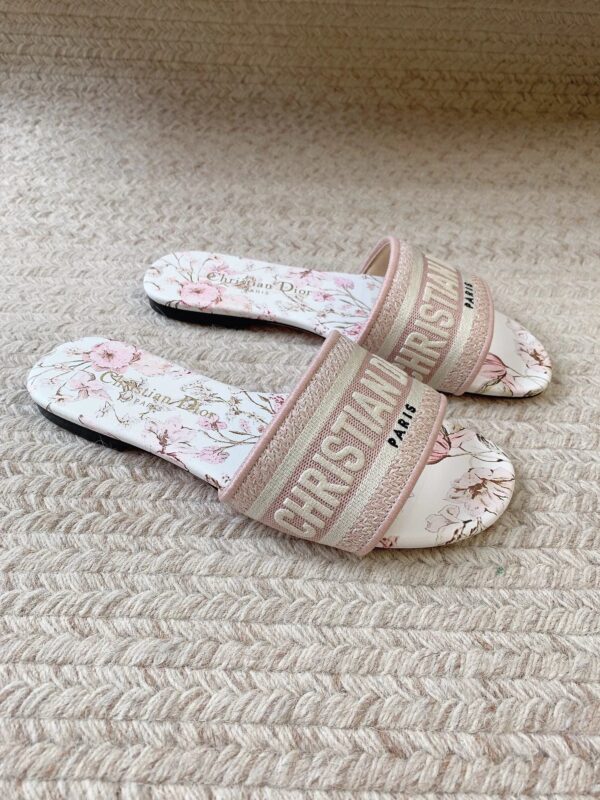 DIOR Dway Slide Rose des Vents Millefiori Motif