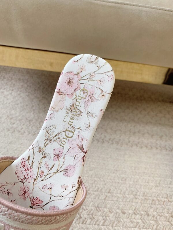 DIOR Dway Slide Rose des Vents Millefiori Motif