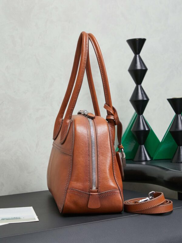 MIUMIU Vivant Leather bag