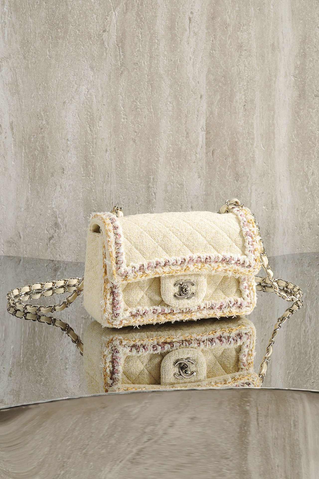 IMG_1301 CHANEL MINI Classic Handbag Tweed Light Yellow - 图片 4