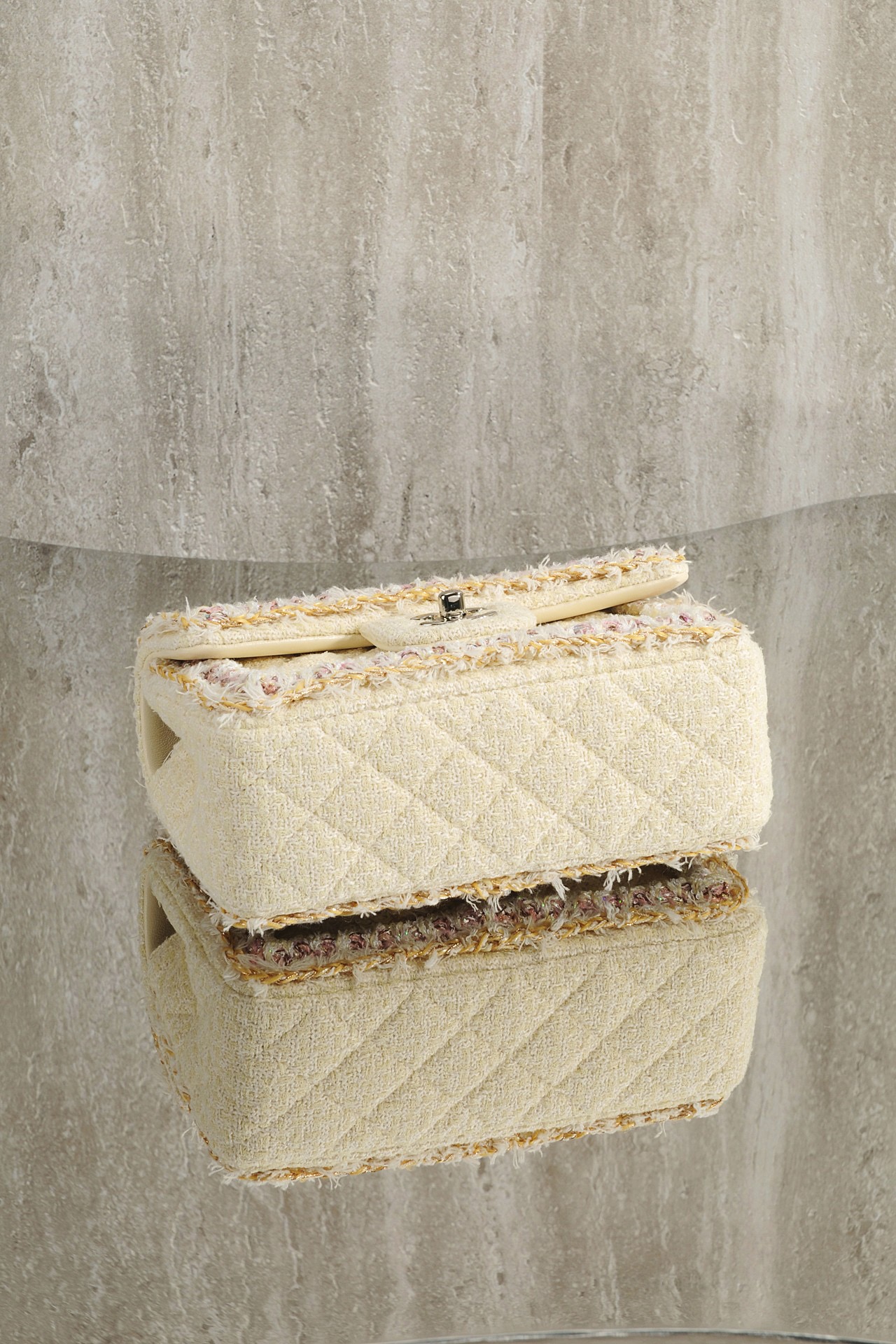 IMG_1302 CHANEL MINI Classic Handbag Tweed Light Yellow - 图片 5