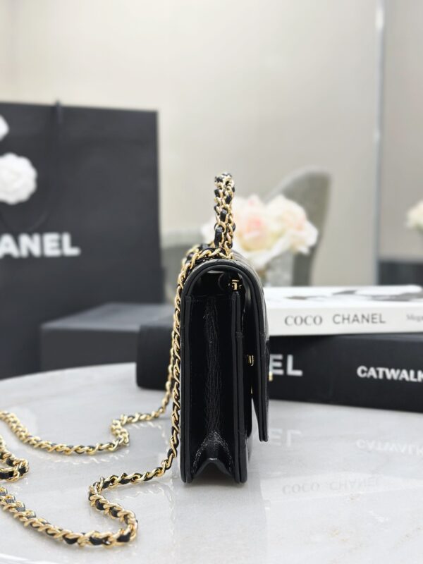 CHANEL Wallet On Chain Shiny Lambskin