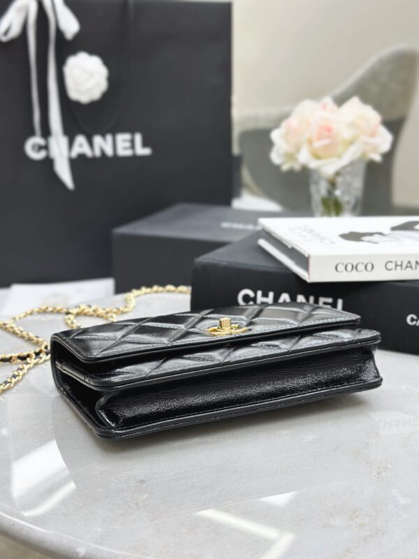 CHANEL Wallet On Chain Shiny Lambskin