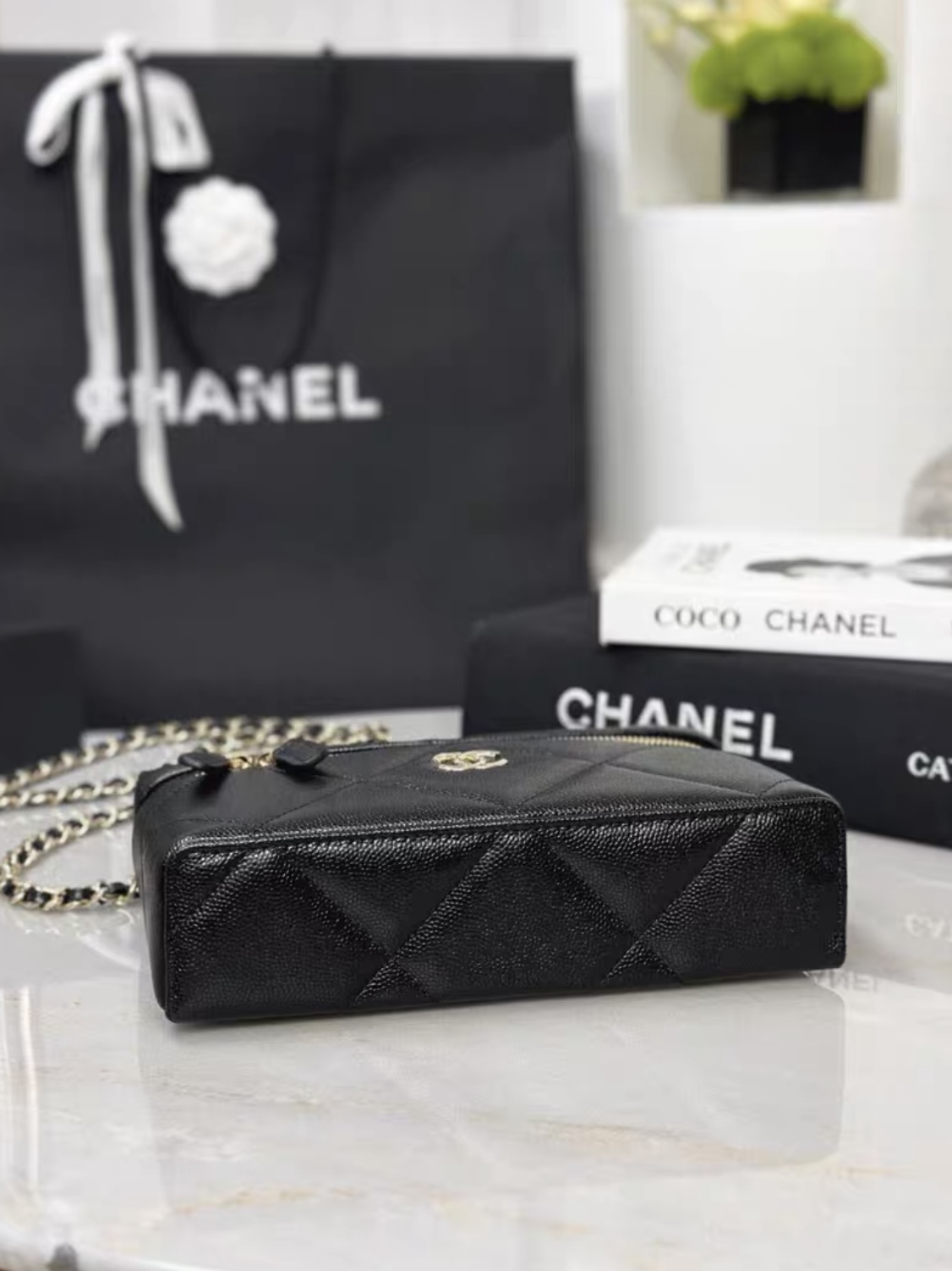 Screenshot CHANEL 25K Vanity with chain – Grained calfskin - 图片 5