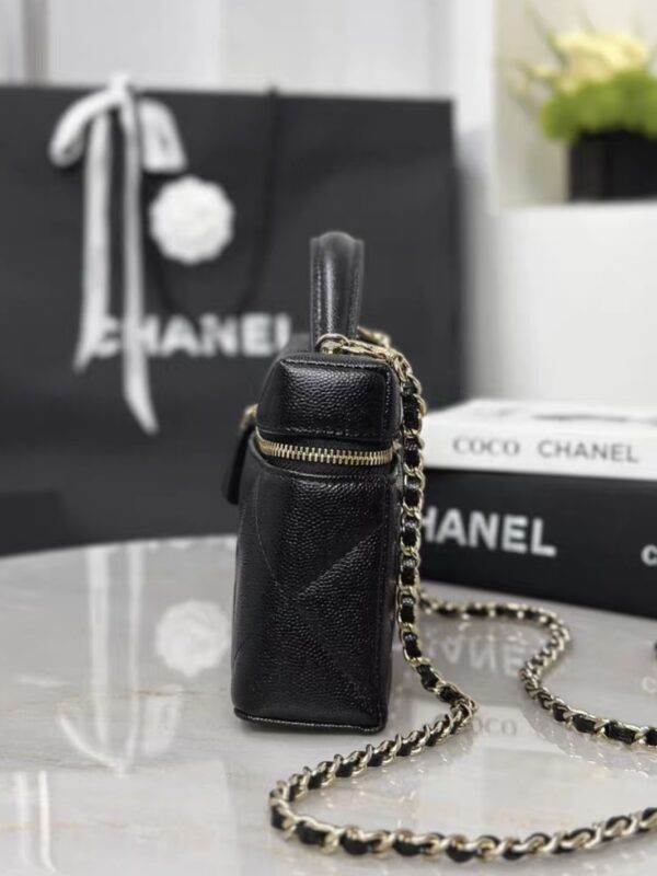 CHANEL 25K Vanity with chain – Grained calfskin