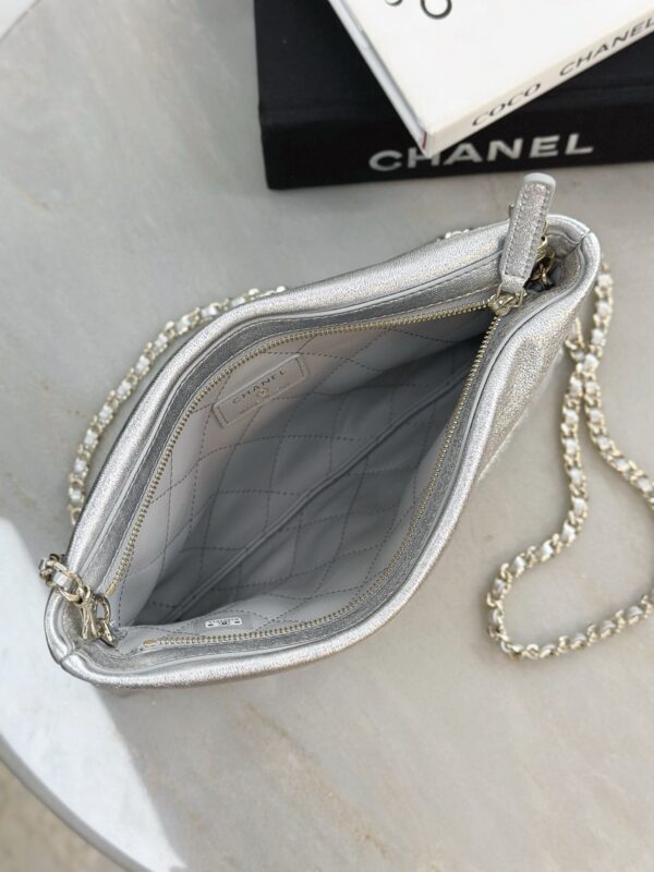 CHANEL clutch bag with pearl