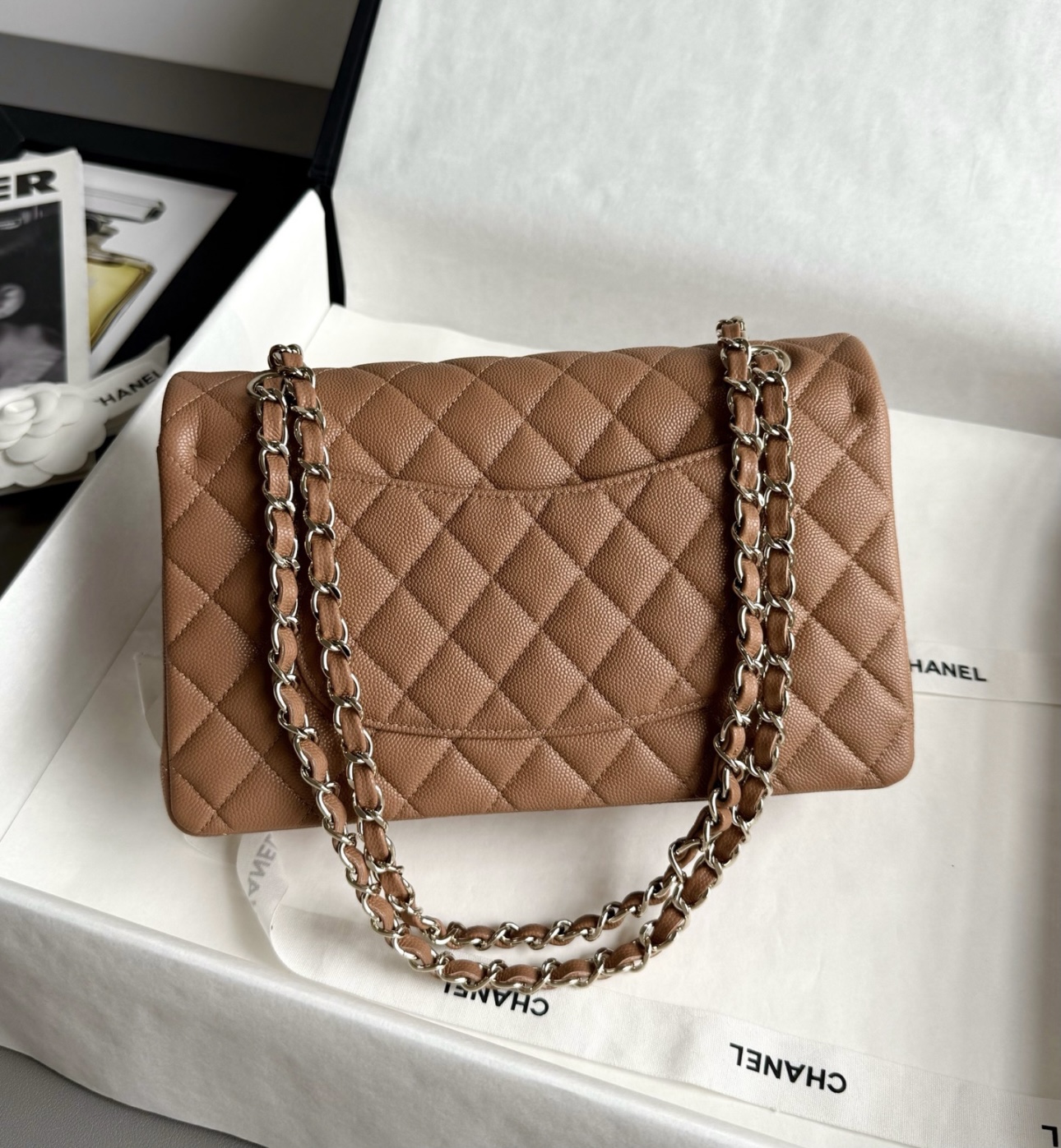 Screenshot CHANEL Caramel Classique Flap Medium Handbag Caviar Leather - 图片 3