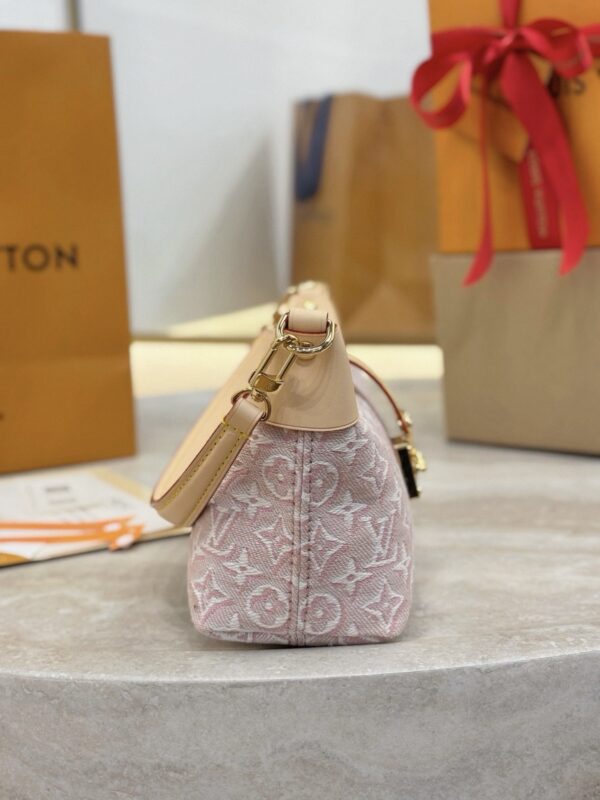 LV Pochette Mia Other Monogram Canvas M2A382