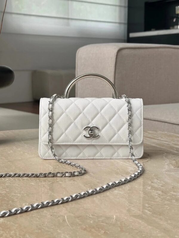 chanel clutch with chain handle bag