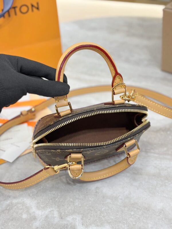 LV Alma BB M82717