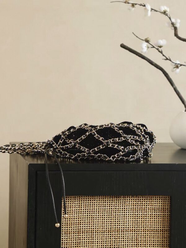 Chanel Métiers d’Art Runway black embellished tweed & leather chain link net bag with gold hardware
