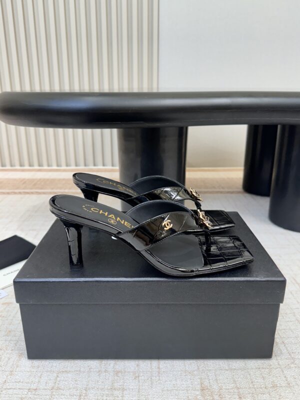 CHANEL Crocodile Embossed Patent Calfskin Mules
