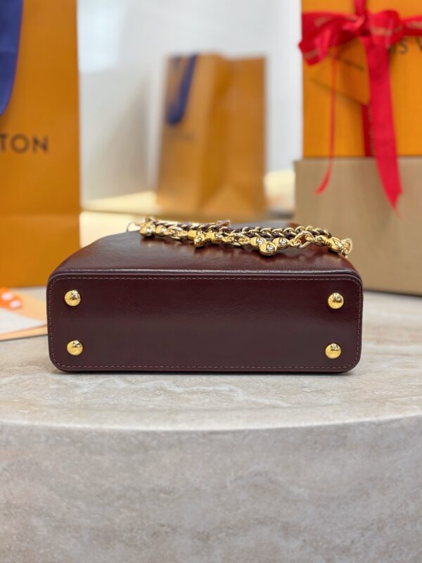 lv capucines east west mini grenat red
