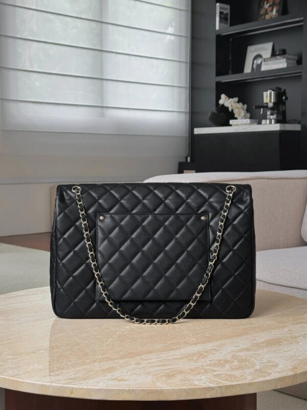 CHANEL CF MAXI Caviar Leather