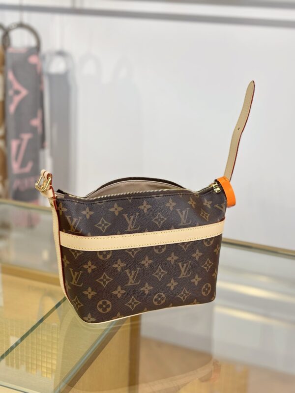 LV Cruiser M15350