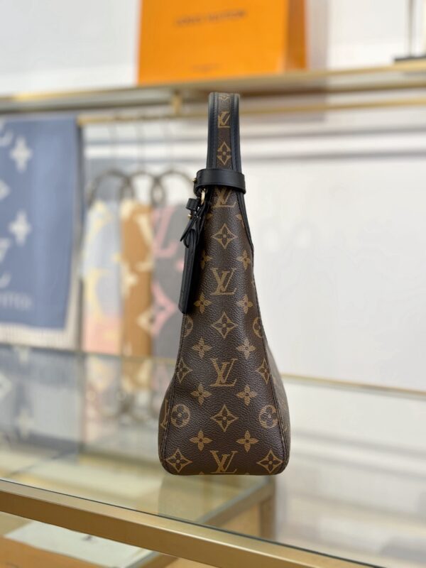 LV The Drop Hobo Small M12940