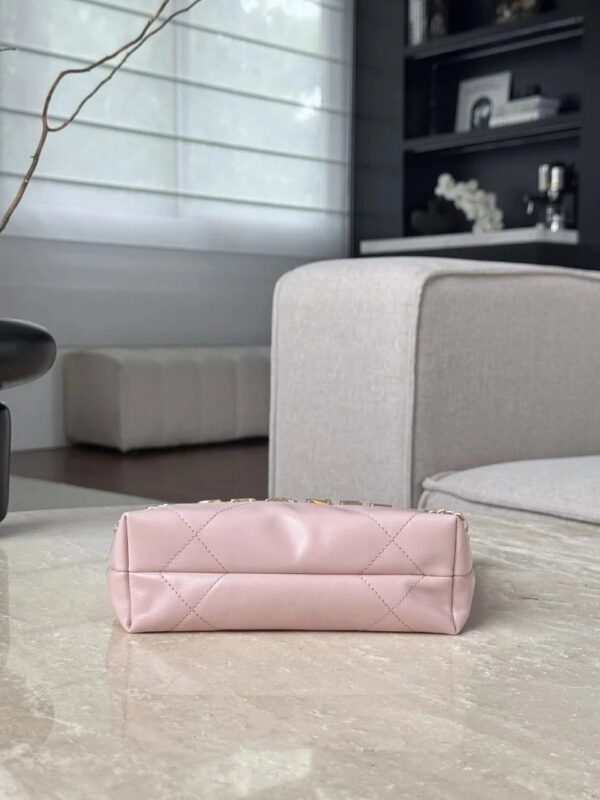 CHANEL MINI Shiny Calfskin Quilted 22bag Pink