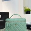 CHANEL Vanity with chain - Grained calfskin