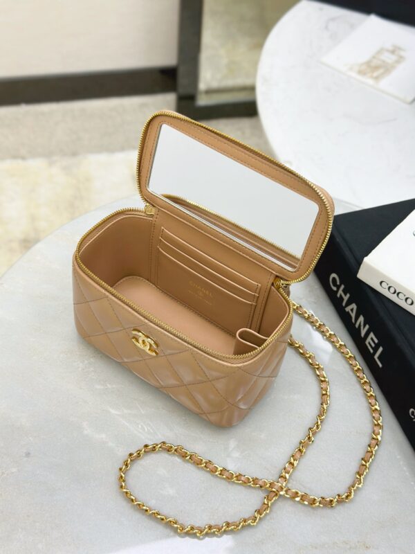 CHANEL 24B Handle Vanity Bag