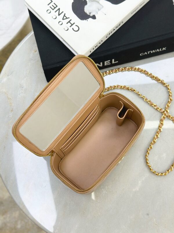 CHANEL 24B Handle Vanity Bag