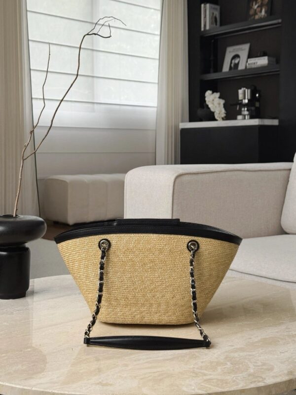 CHANEL Tote Braided Straw