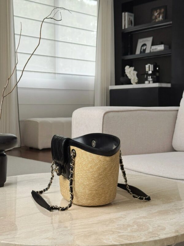 CHANEL Tote Braided Straw