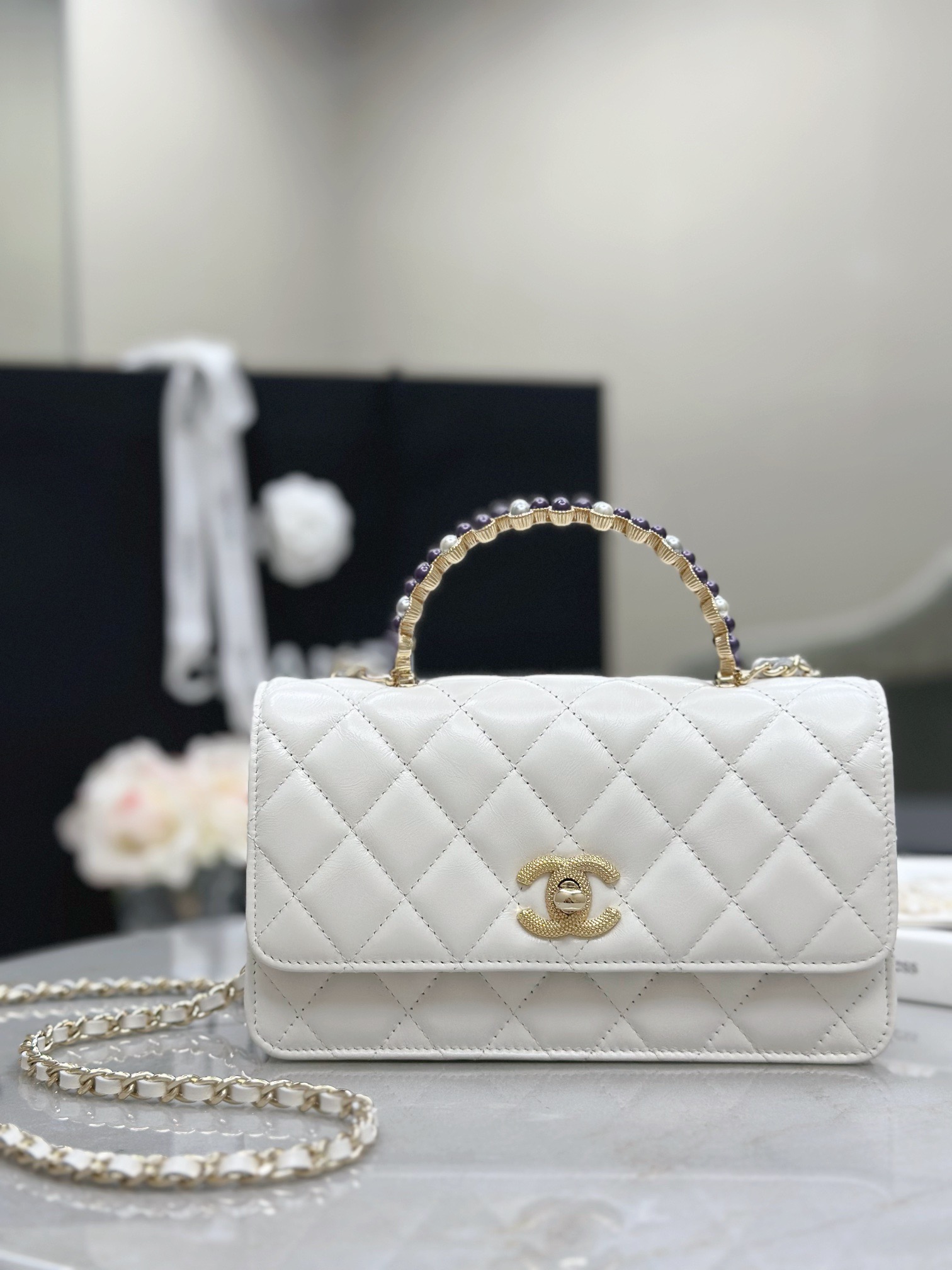 IMG_3308 CHANEL Pearl-Embellished WOC Flap Bag - 图片 2