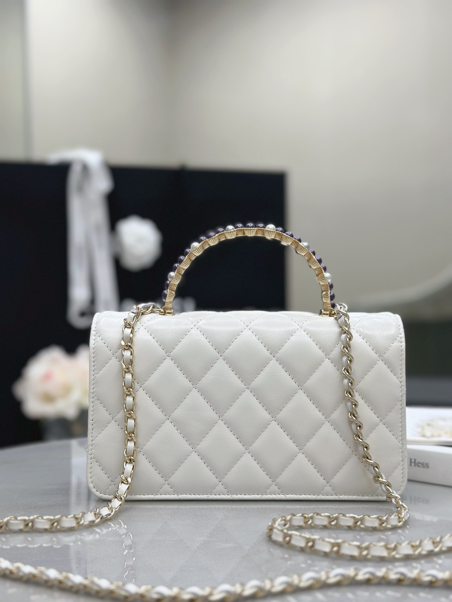 IMG_3310 CHANEL Pearl-Embellished WOC Flap Bag - 图片 4