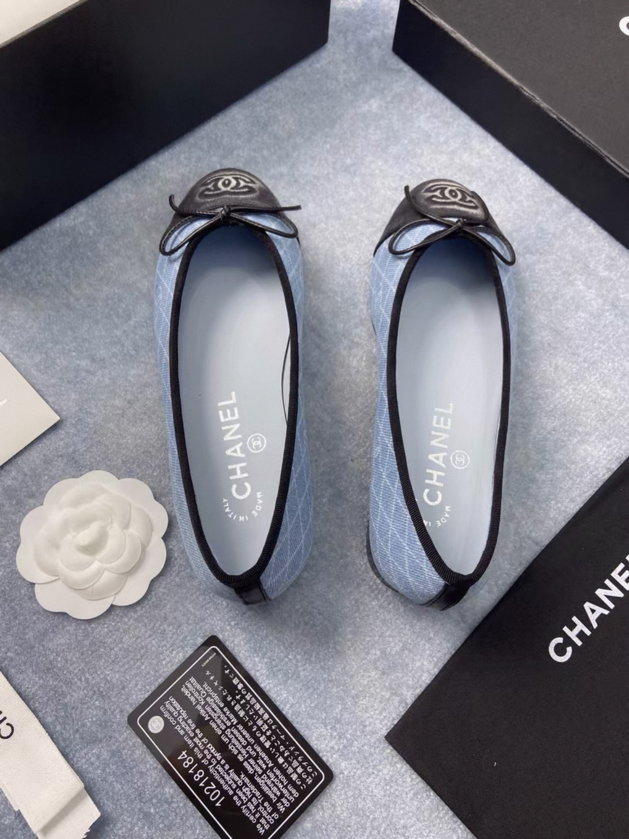 Screenshot CHANEL Denim Printed Quilt CC Cap Toe Ballerina Flats - 图片 4